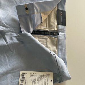 Lululemon Commission Pant Slim golf or casual pant.